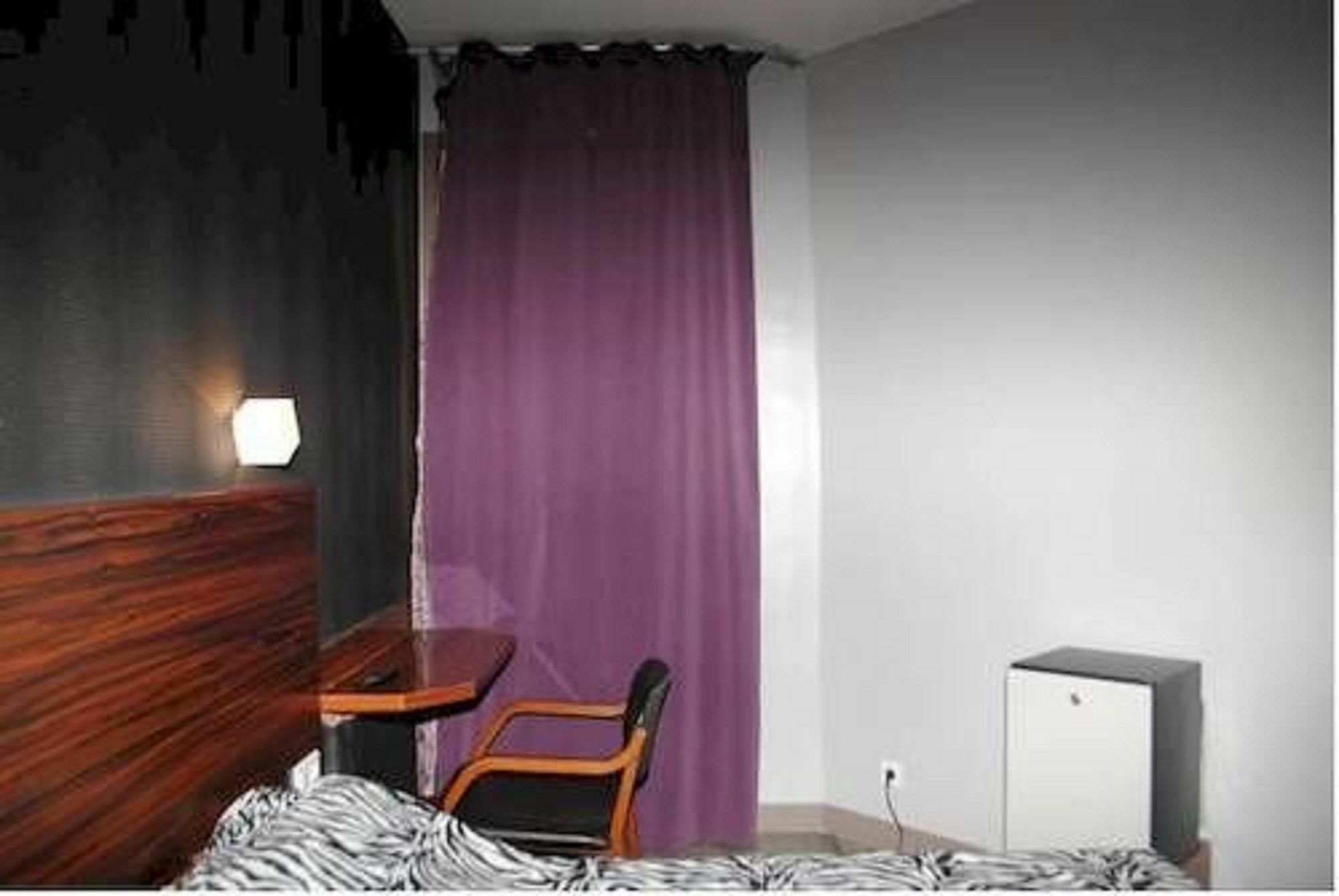 Hotel De Menilmontant Paris Eksteriør billede